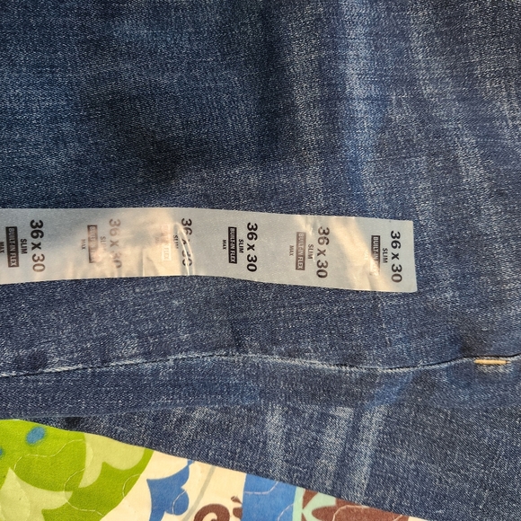 Old Navy Blue Relaxed Jeans with Classic Indigo Wash - Picture 4 of 9